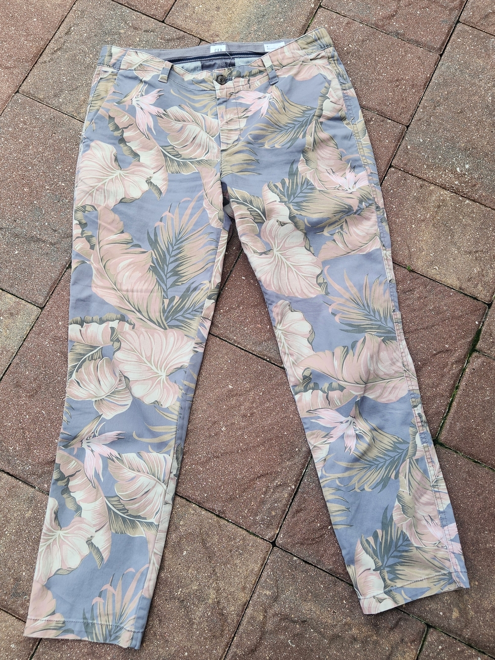 GAP Girlfriend Chino Floral Tropical Print Size 8 Pink Gray Palm Straight Leg